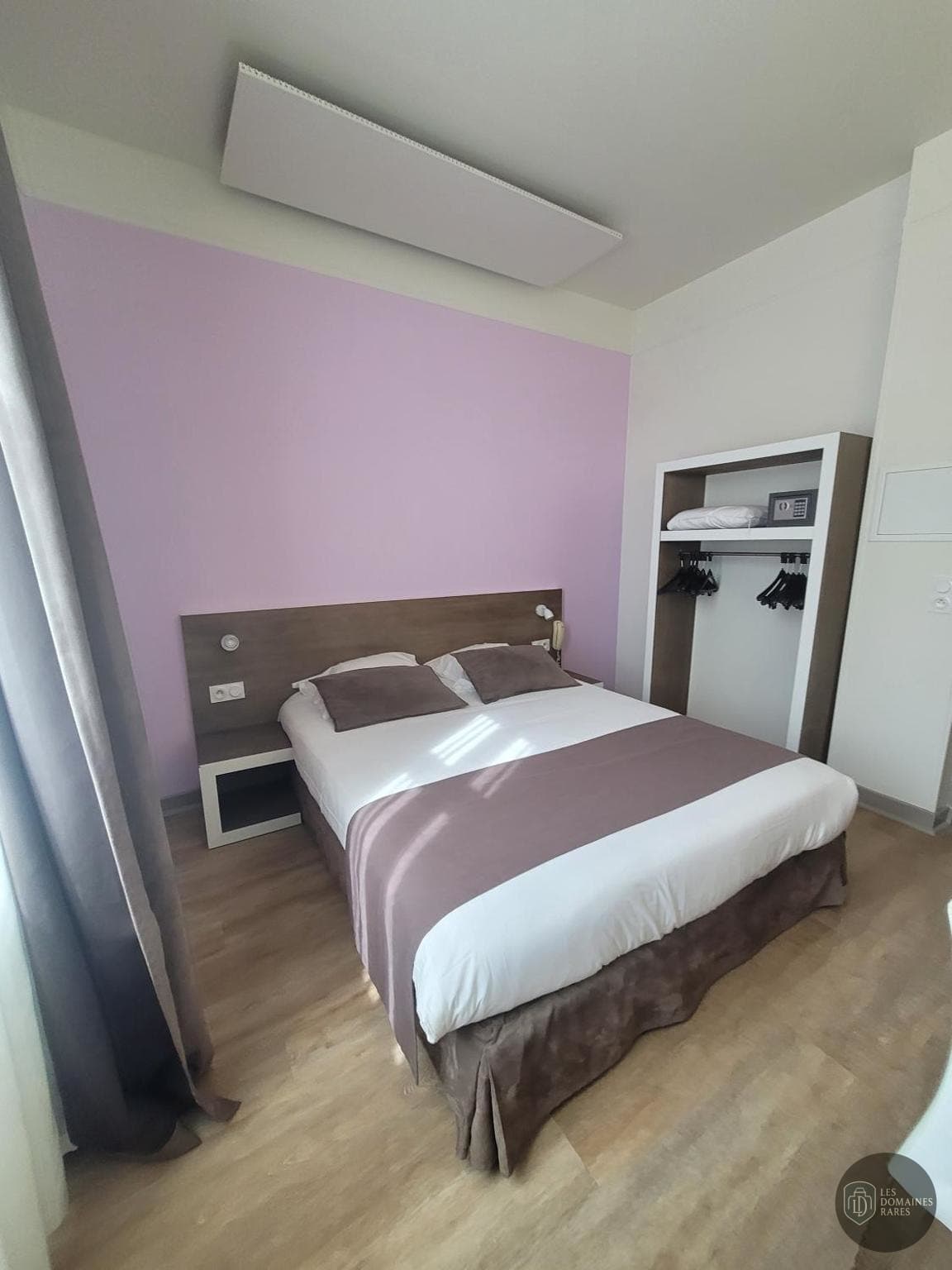 Vue extérieure de l'hôtel Kyriad Orange à Orange en Provence-Alpes-Côte d'Azur