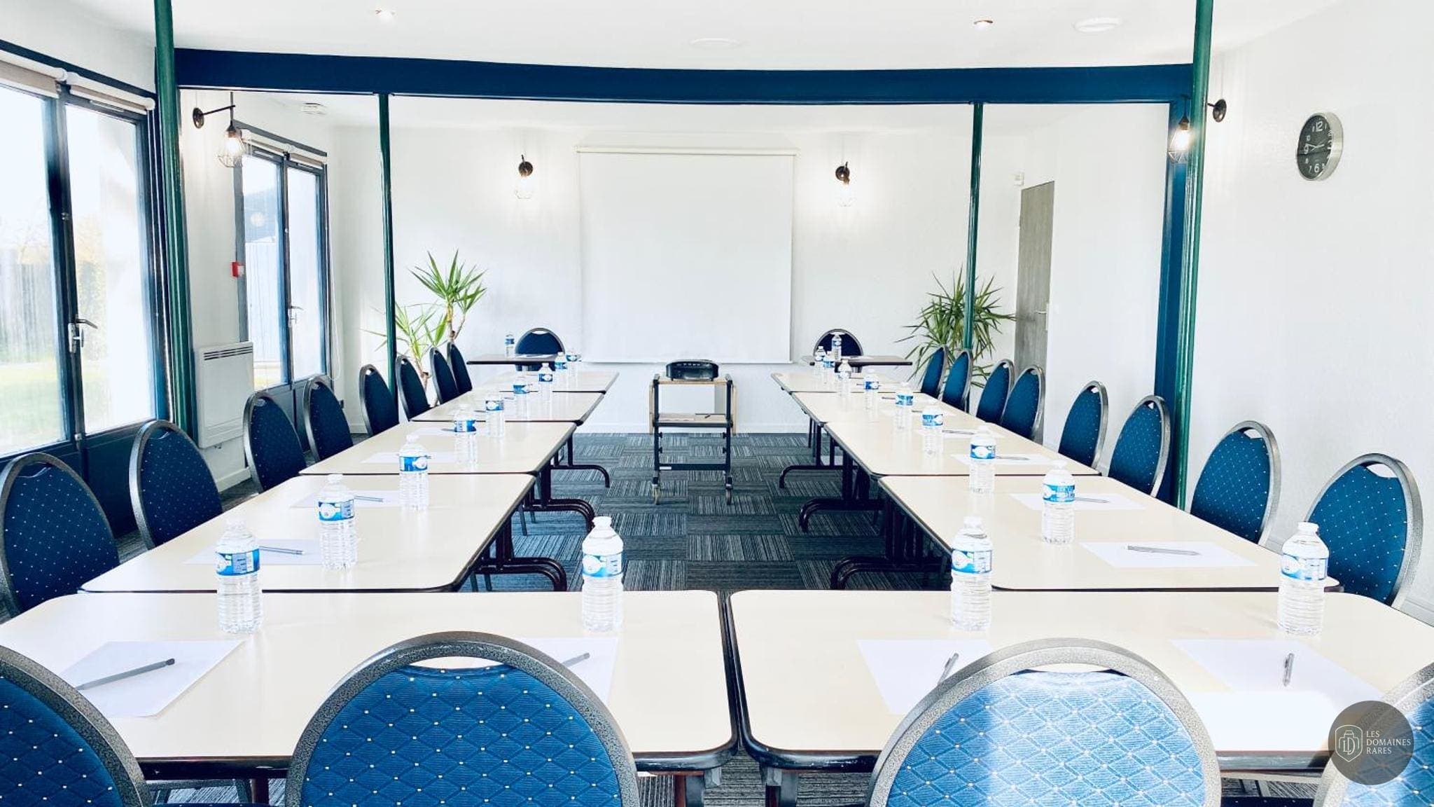 Salle de réunion 2 de l'hôtel Kyriad Peronne à Peronne en Hauts-de-France