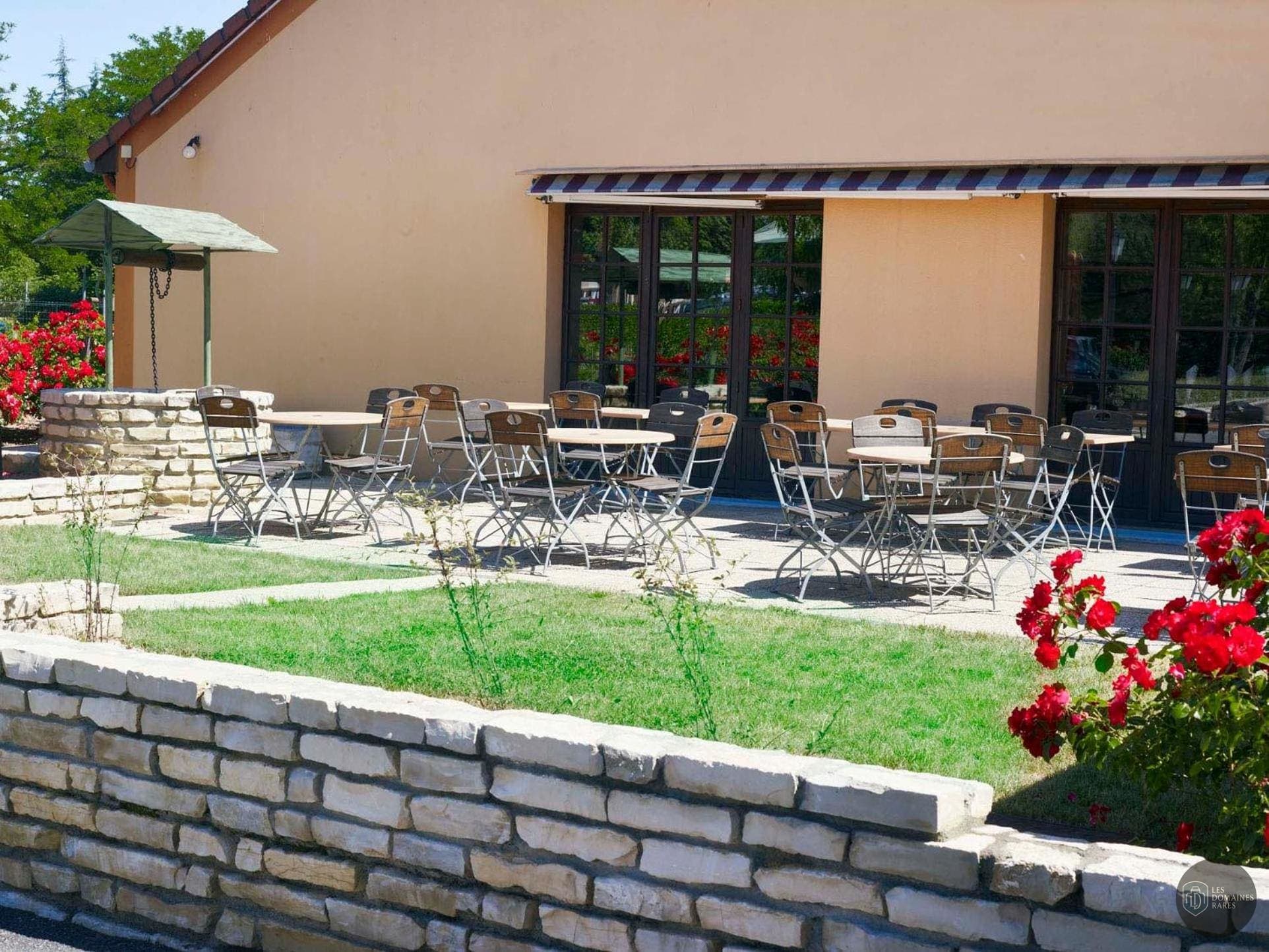 Kyriad Roanne Direct — Extérieur