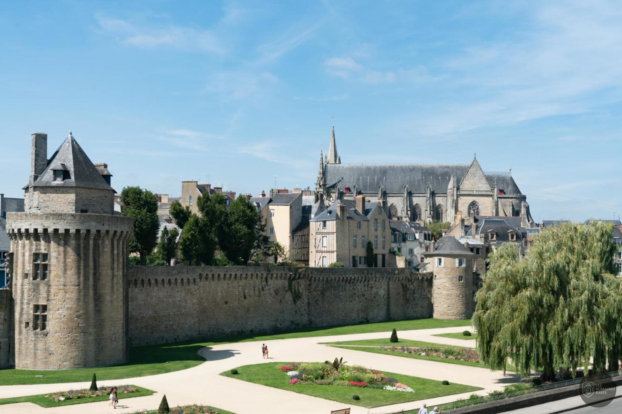 Vue extérieure de l'hôtel Kyriad Vannes Centre à Vannes en Bretagne