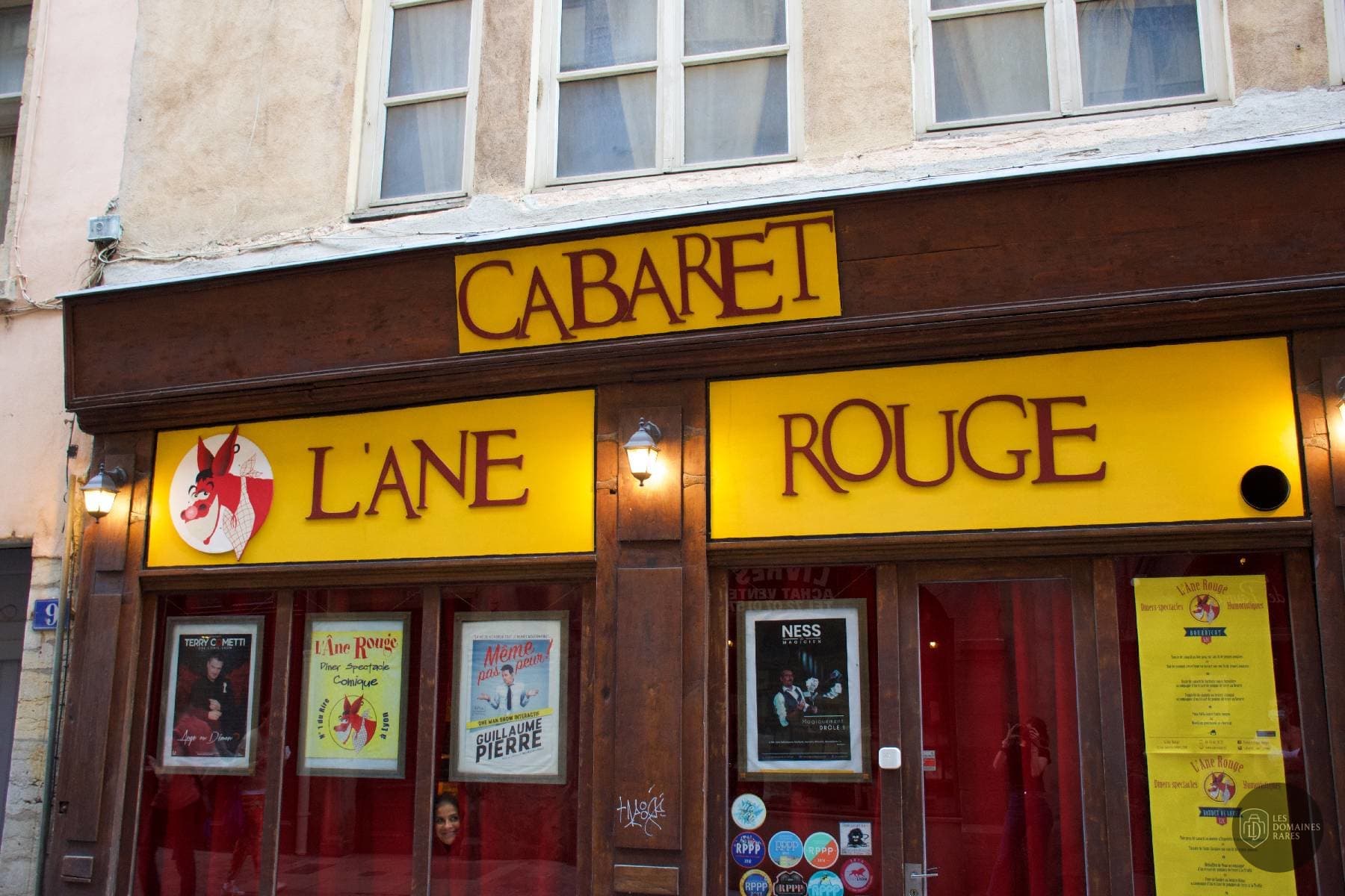 Vue extérieure du lieu L'Âne Rouge à Lyon en Auvergne-Rhône-Alpes