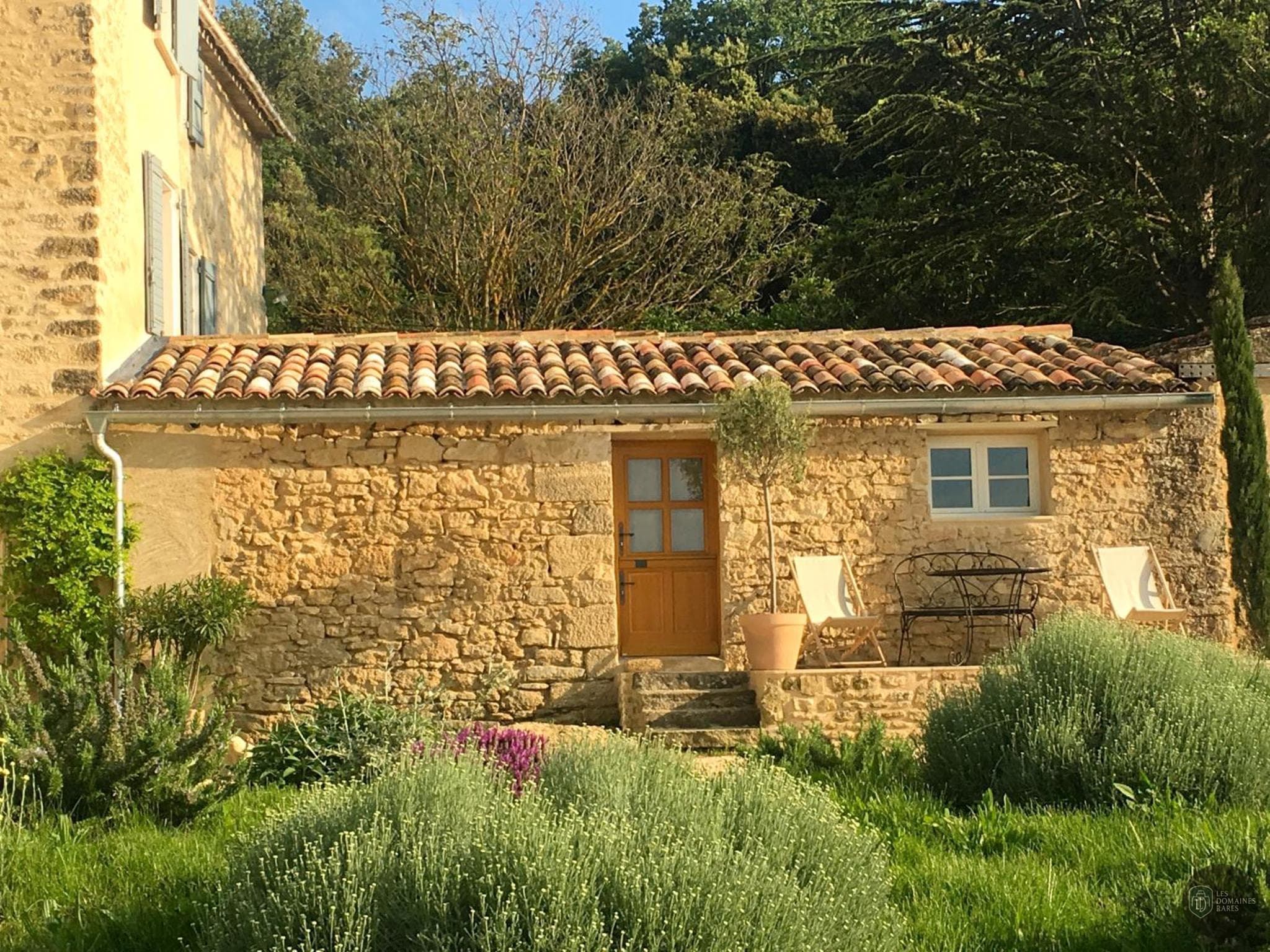 L'écurie d'Emma — Extérieur