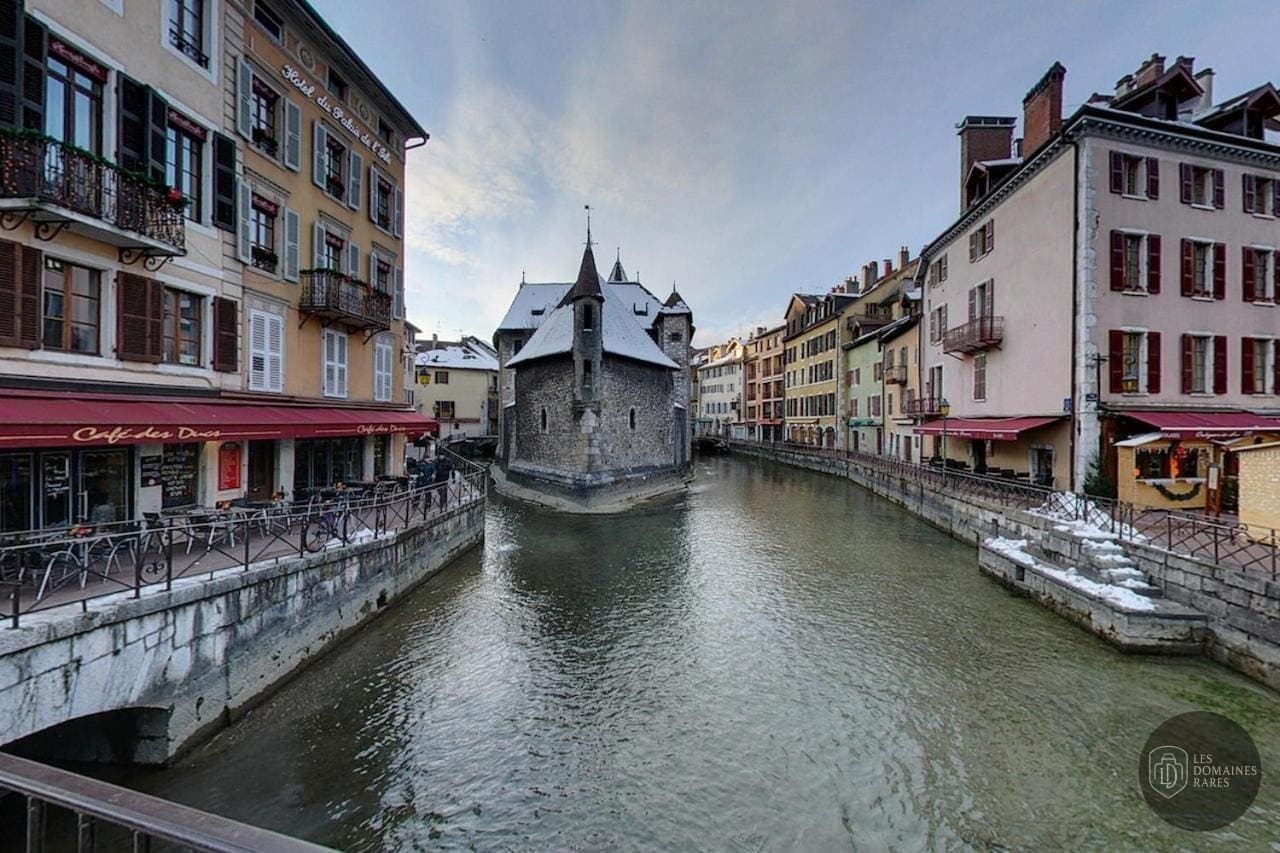 L'Amnésie Annecy — Extérieur
