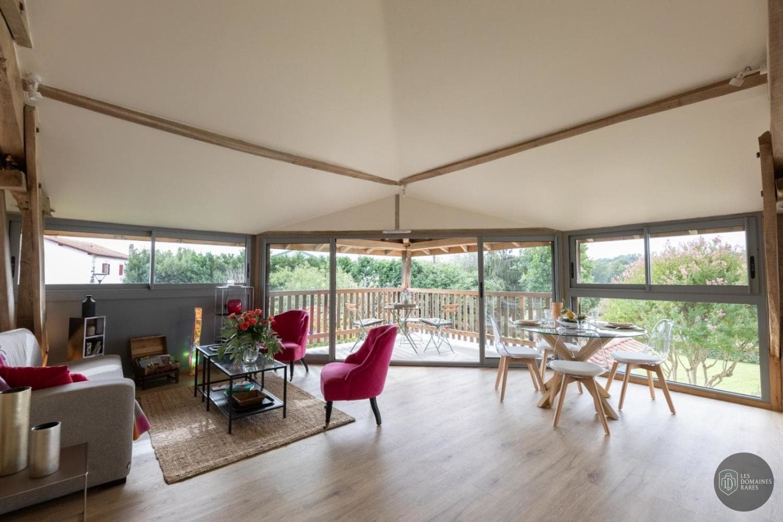 Espace intérieur de l'hôtel L'Aparté en Occitanie