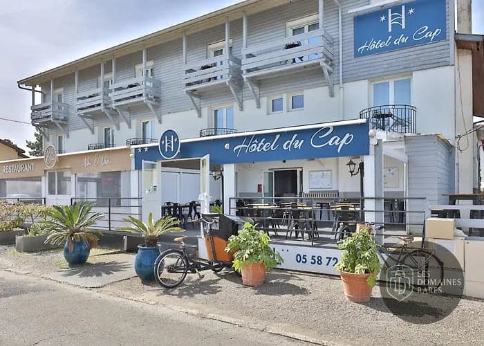 Façade de l'hôtel avec restaurant