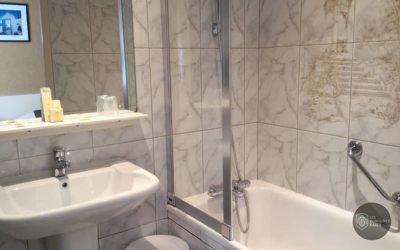 Salle de bain du lieu L'Arcombelle en Grand Est