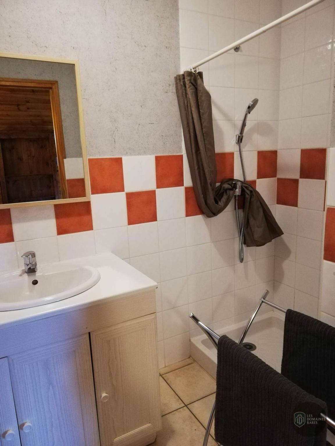 Salle de bain du lieu L'Arrestadou à Le en Auvergne-Rhône-Alpes