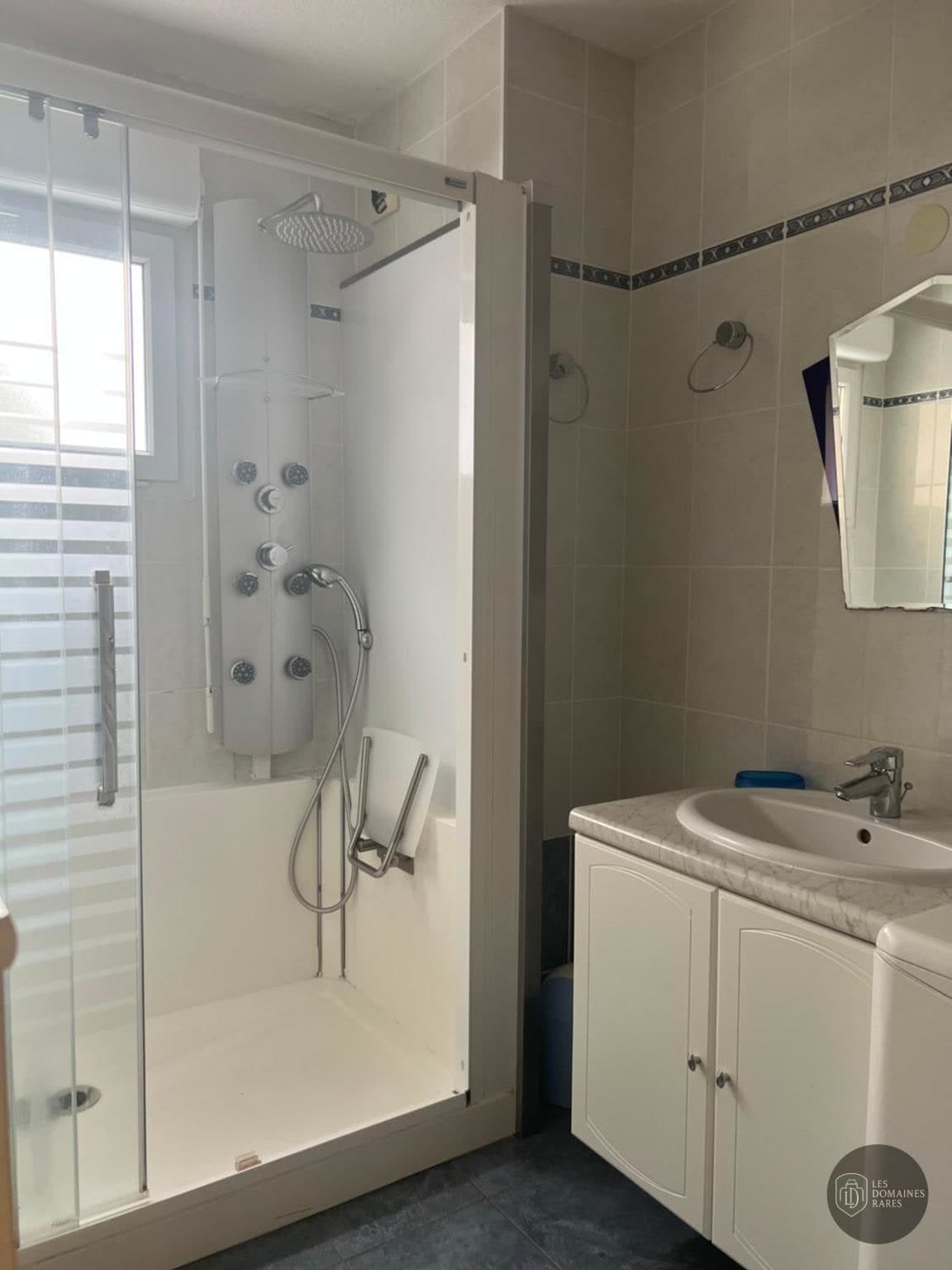 Salle de bain de l'hôtel L'Atelier Autrement à Paris en Île-de-France