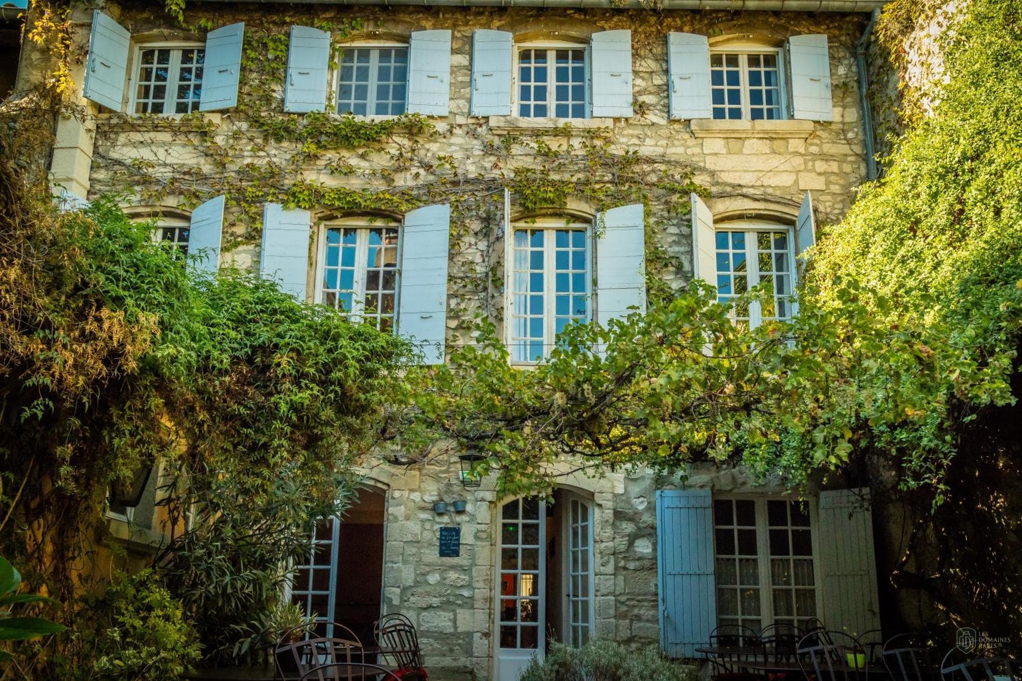Vue extérieure de l'hôtel L'Atelier Hôtel en Occitanie