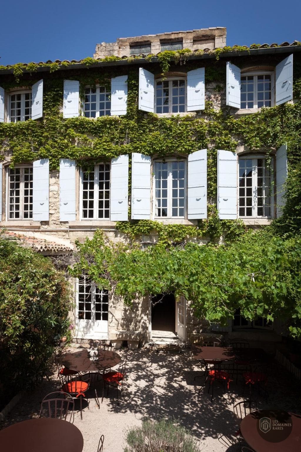 Vue extérieure de l'hôtel L'Atelier Hôtel en Occitanie