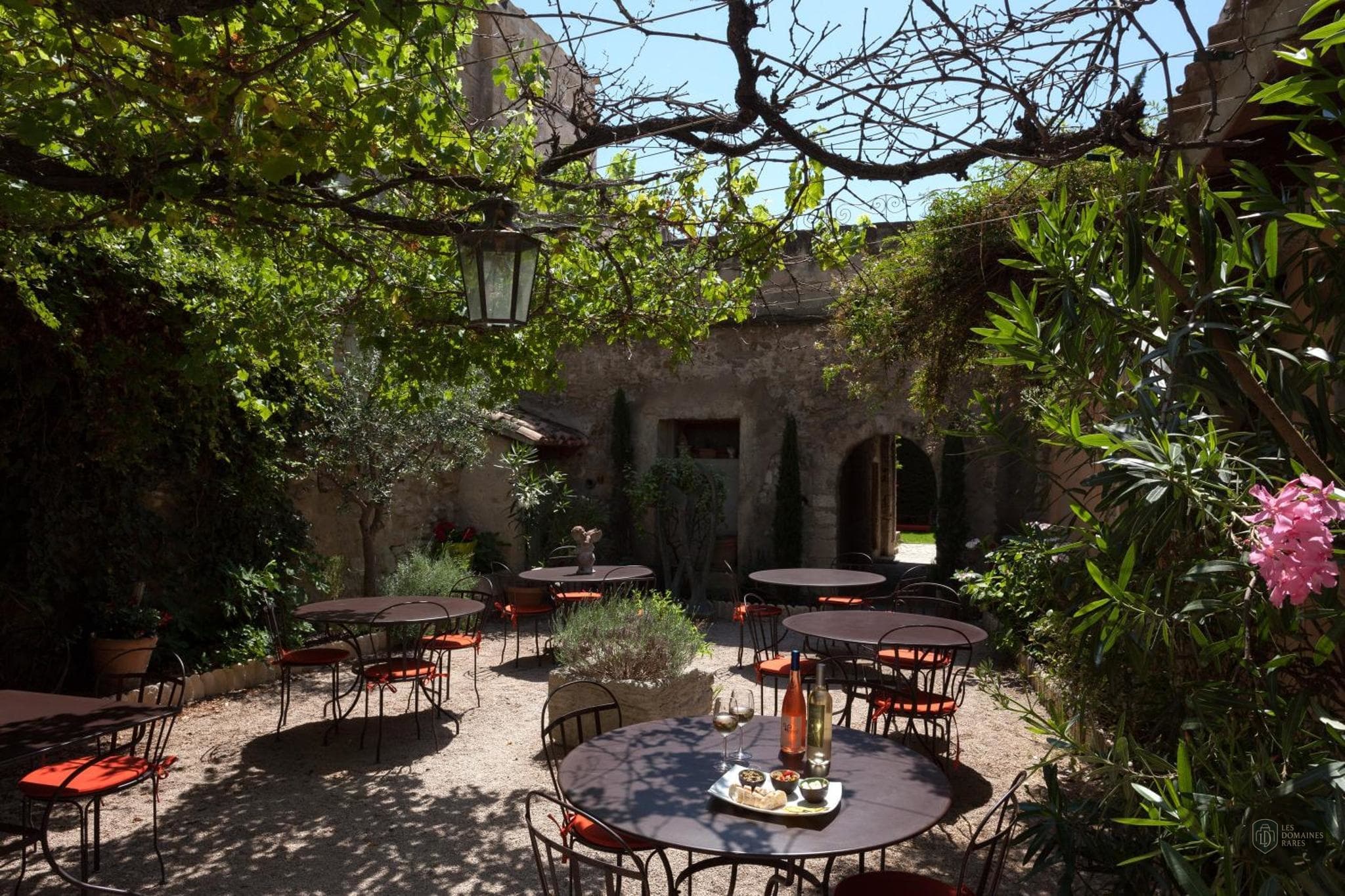 Vue extérieure de l'hôtel L'Atelier Hôtel en Occitanie