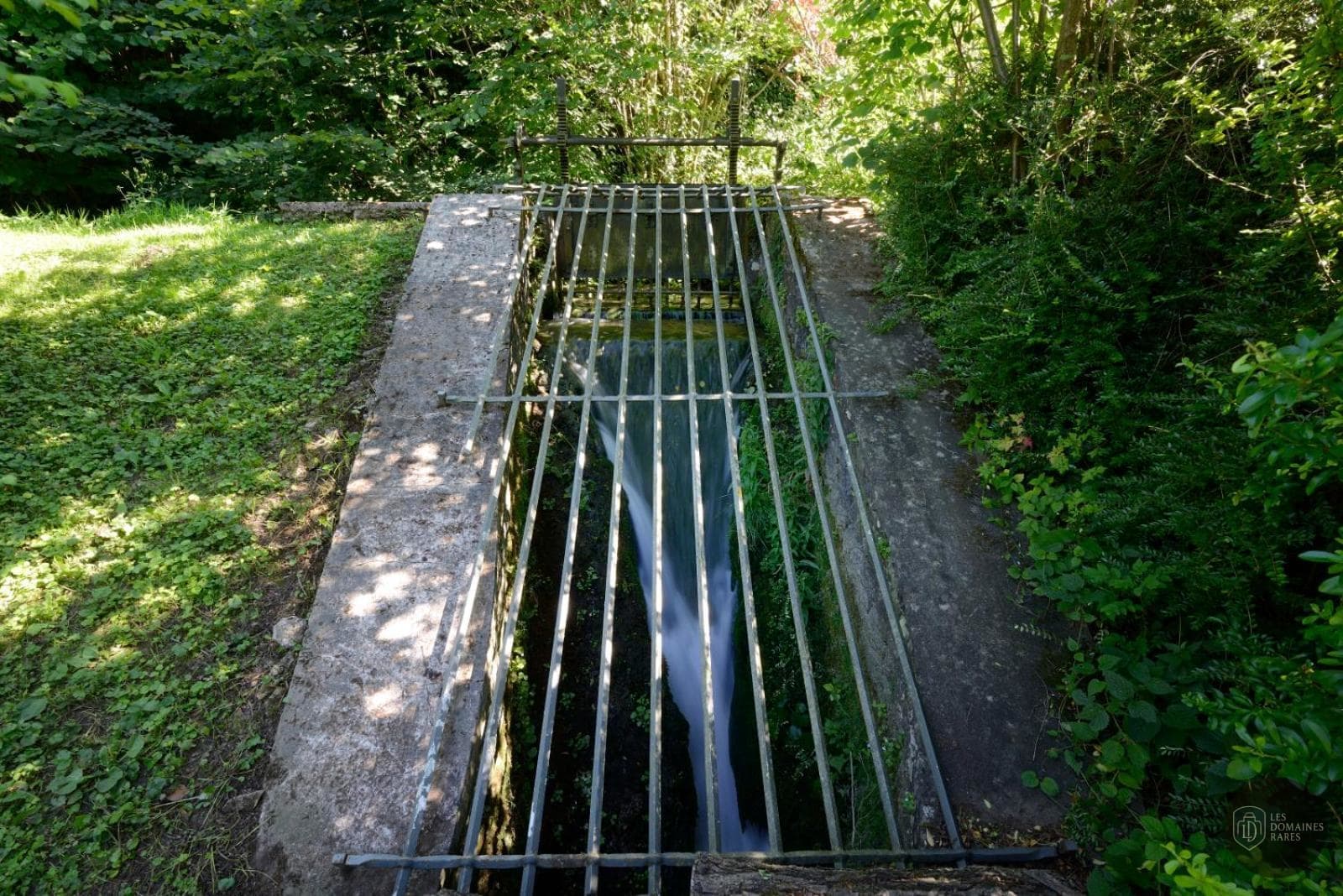 Vue extérieure du moulin L'Aube du Moulin à Gleizé en Auvergne-Rhône-Alpes