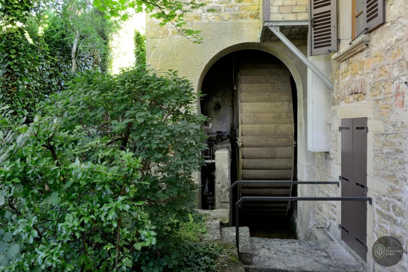 Vue extérieure du moulin L'Aube du Moulin à Gleizé en Auvergne-Rhône-Alpes