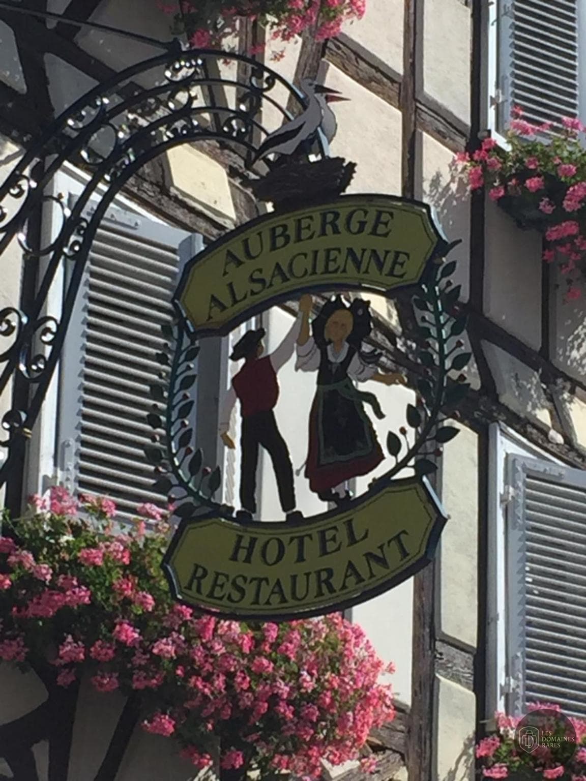 Vue extérieure de l'auberge L'Auberge Alsacienne à Le en Pays de la Loire