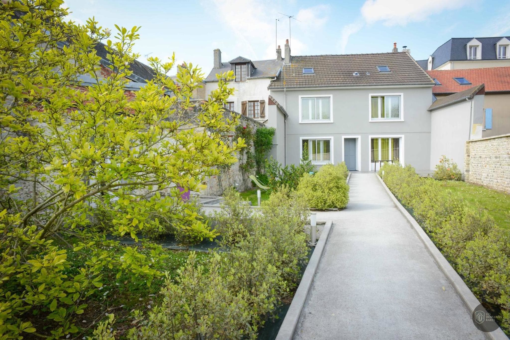 Vue extérieure de l'auberge L'Auberge Normande à Carentan en Normandie