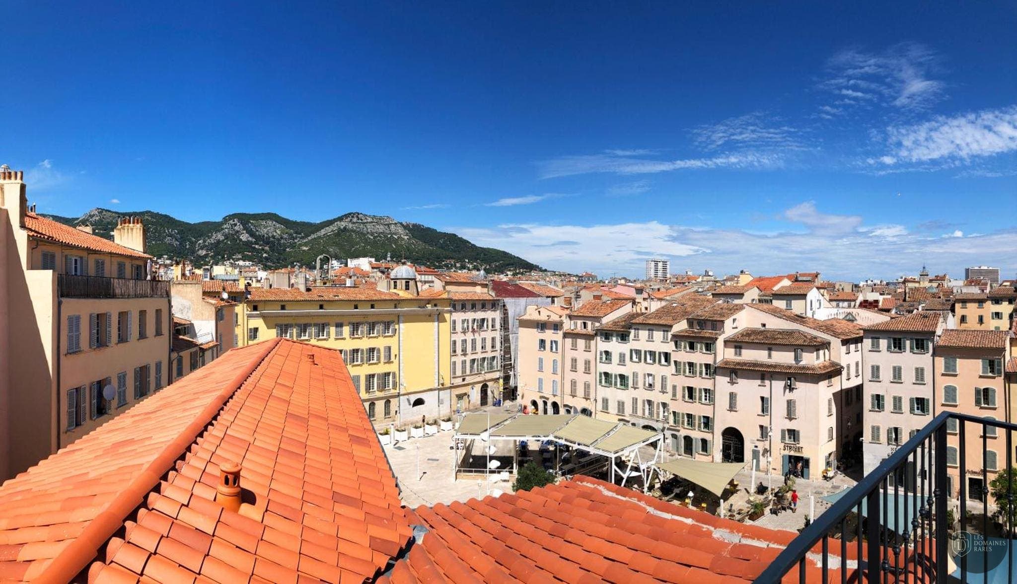 Vue extérieure de l'hôtel L'Eautel à Toulon en Provence-Alpes-Côte d'Azur