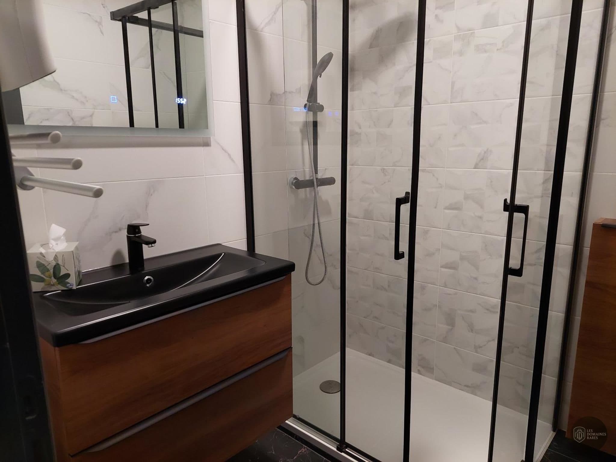 Salle de bain du lieu L'Ecrin du Breuil en Nouvelle-Aquitaine