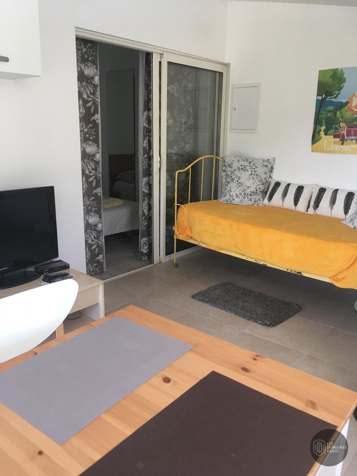 Espace intérieur de l'hôtel L'Eden à Paris en Île-de-France