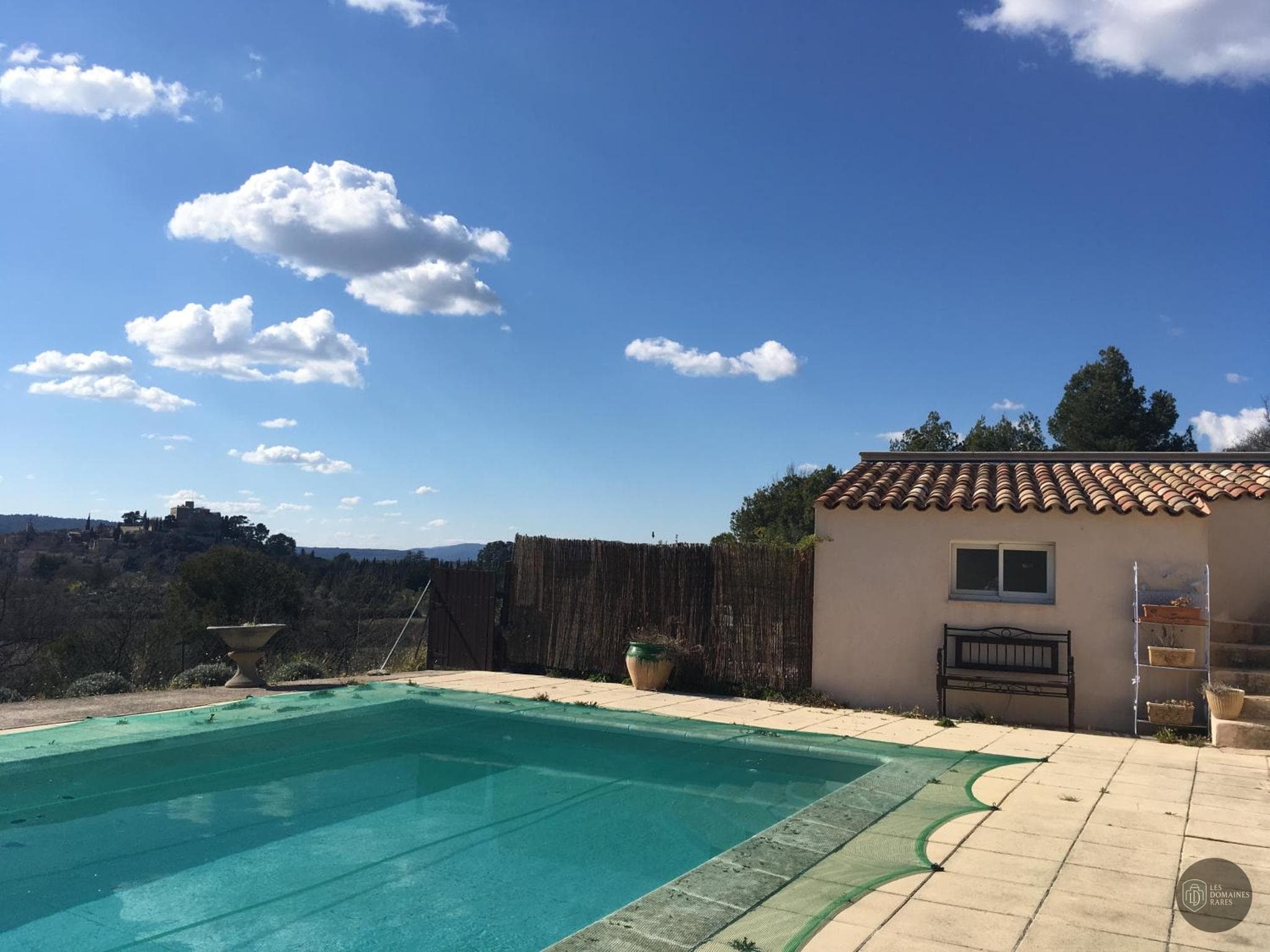 Piscine et activités de l'hôtel L'Eden à Paris en Île-de-France