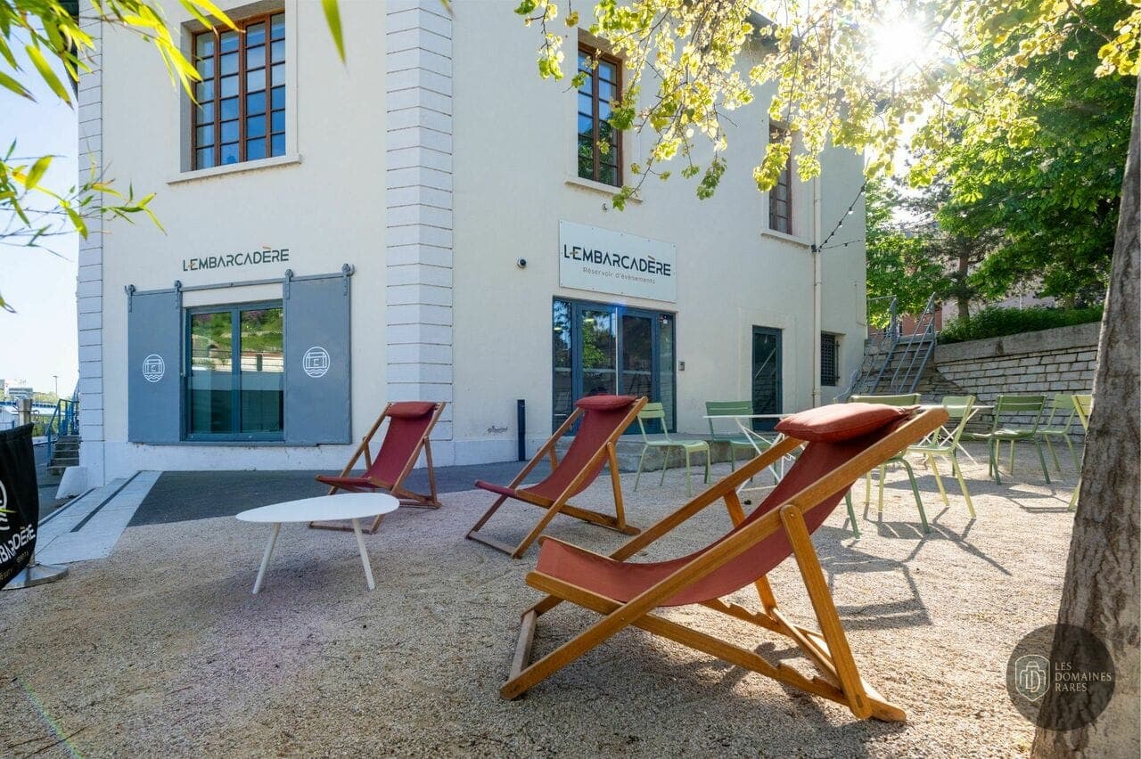 Vue extérieure du lieu L'Embarcadere à Lyon en Auvergne-Rhône-Alpes