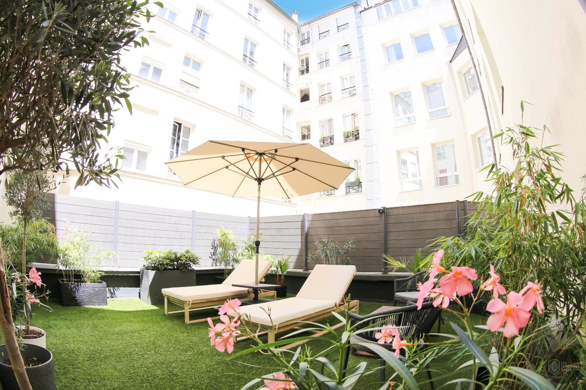 L'Empire Bordeaux — Extérieur