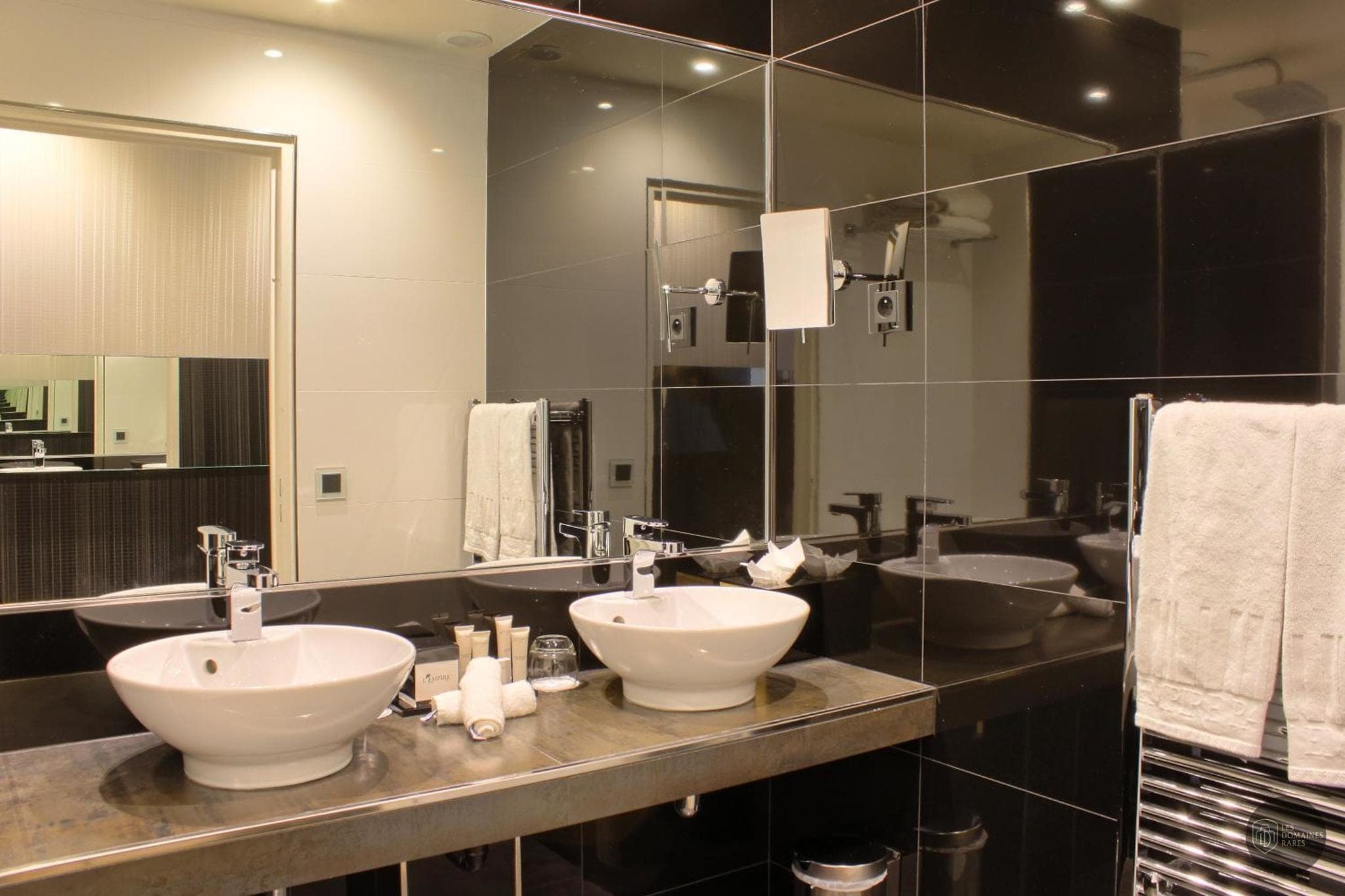 Salle de bain de l'hôtel L'Empire Paris à Paris en Île-de-France