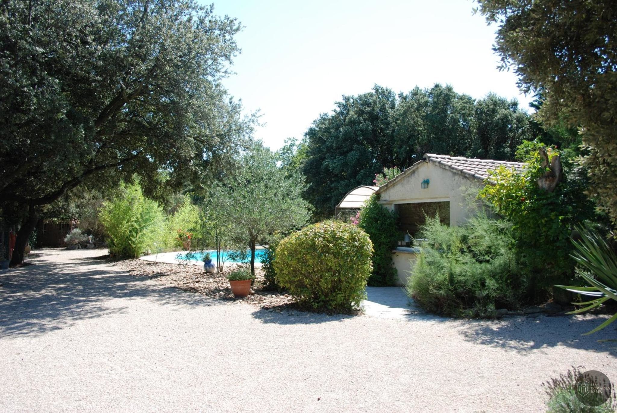 L'Enclos — Extérieur