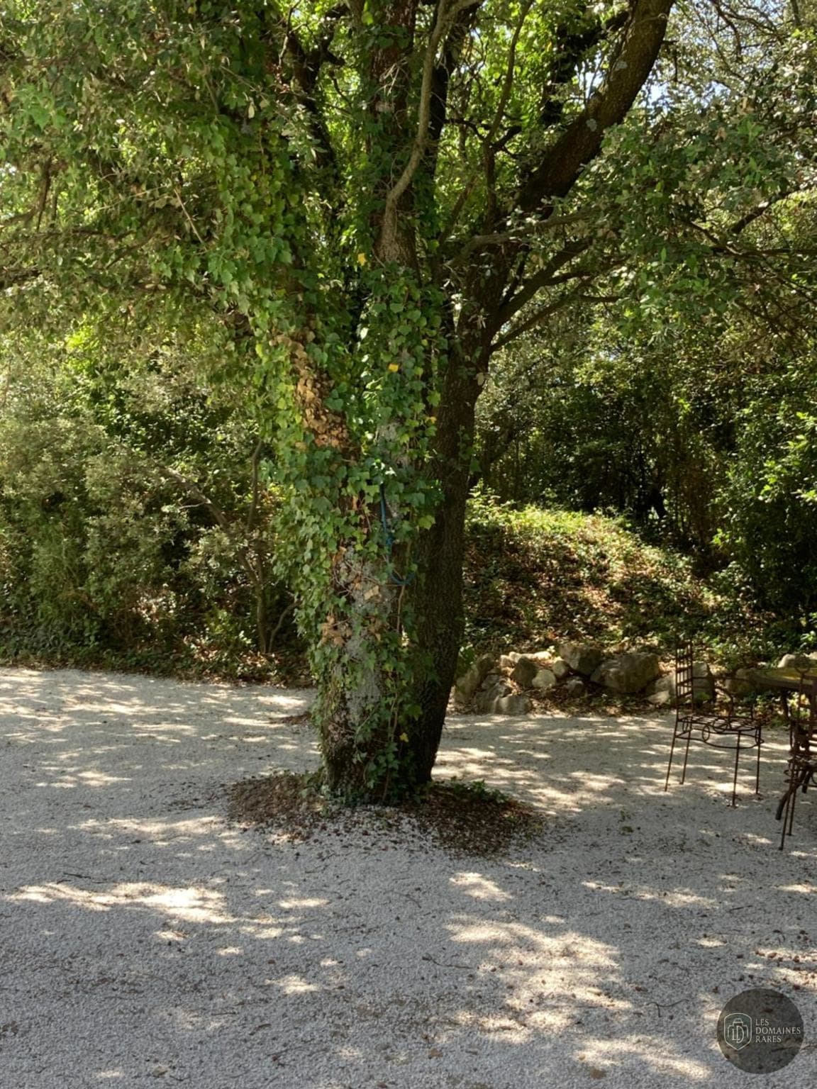 L'Enclos — Extérieur