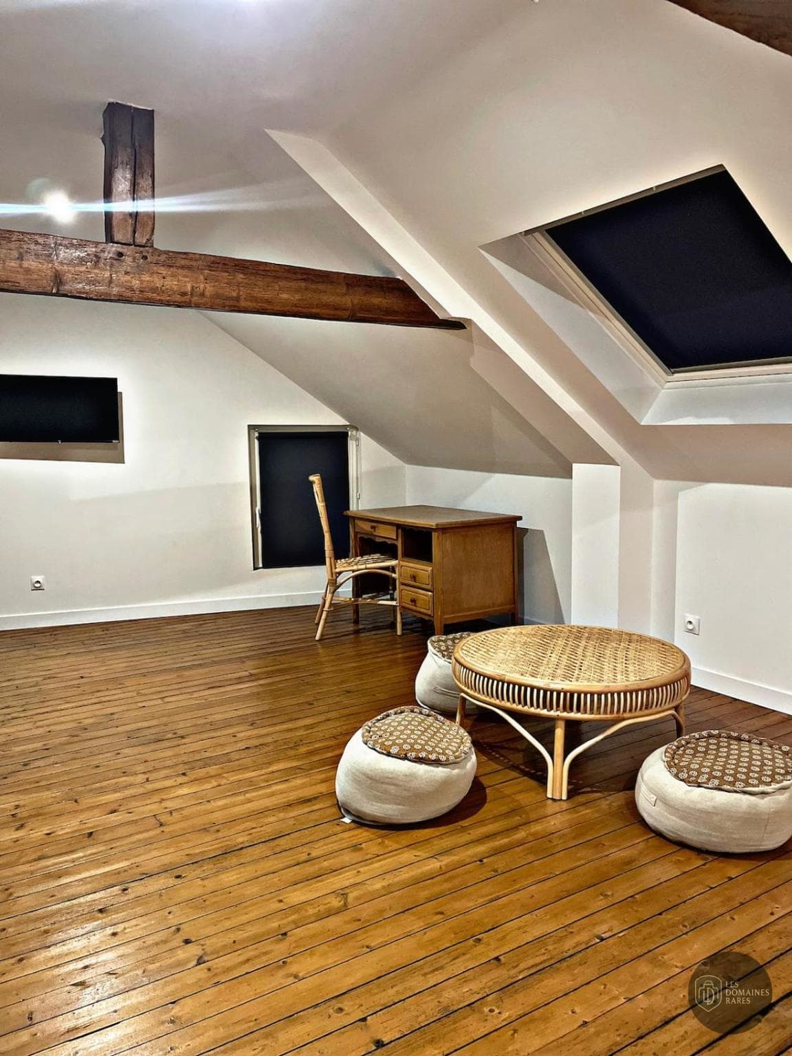 Espace intérieur de l'hôtel L'Escale Halloaise à Les en Auvergne-Rhône-Alpes
