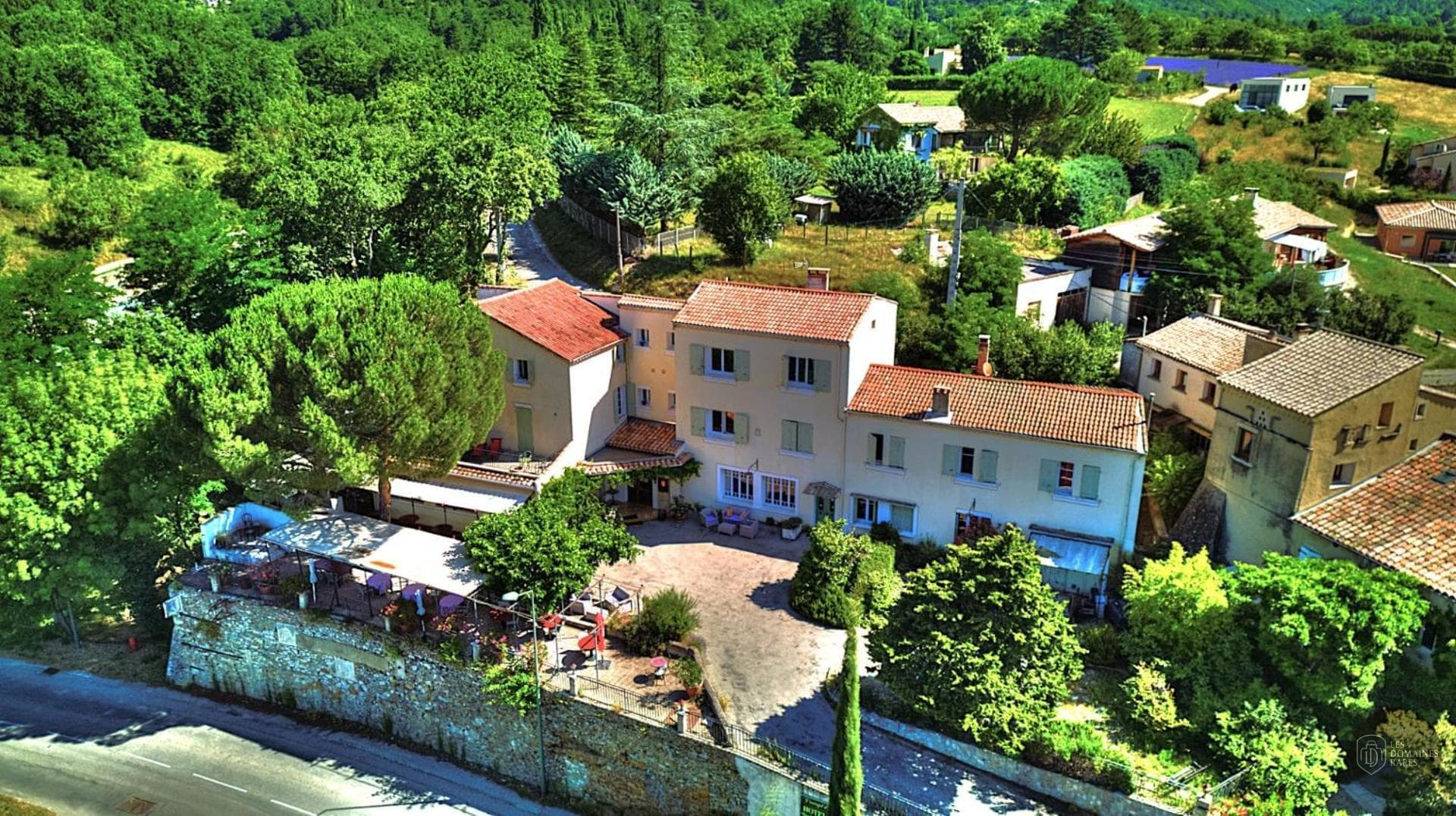 Vue extérieure du lieu L'Escargot d'Or en Auvergne-Rhône-Alpes
