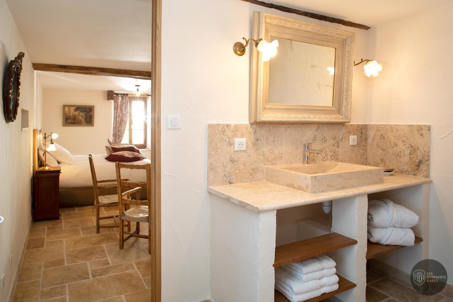 L'Hôte Antique — Extérieur
