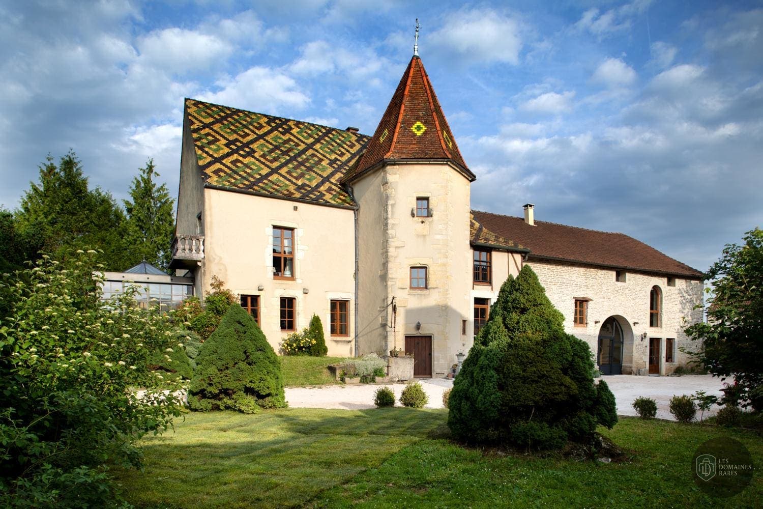 L'Hôte Antique — Extérieur