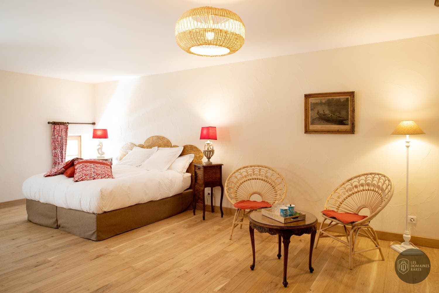 L'Hôte Antique — Extérieur
