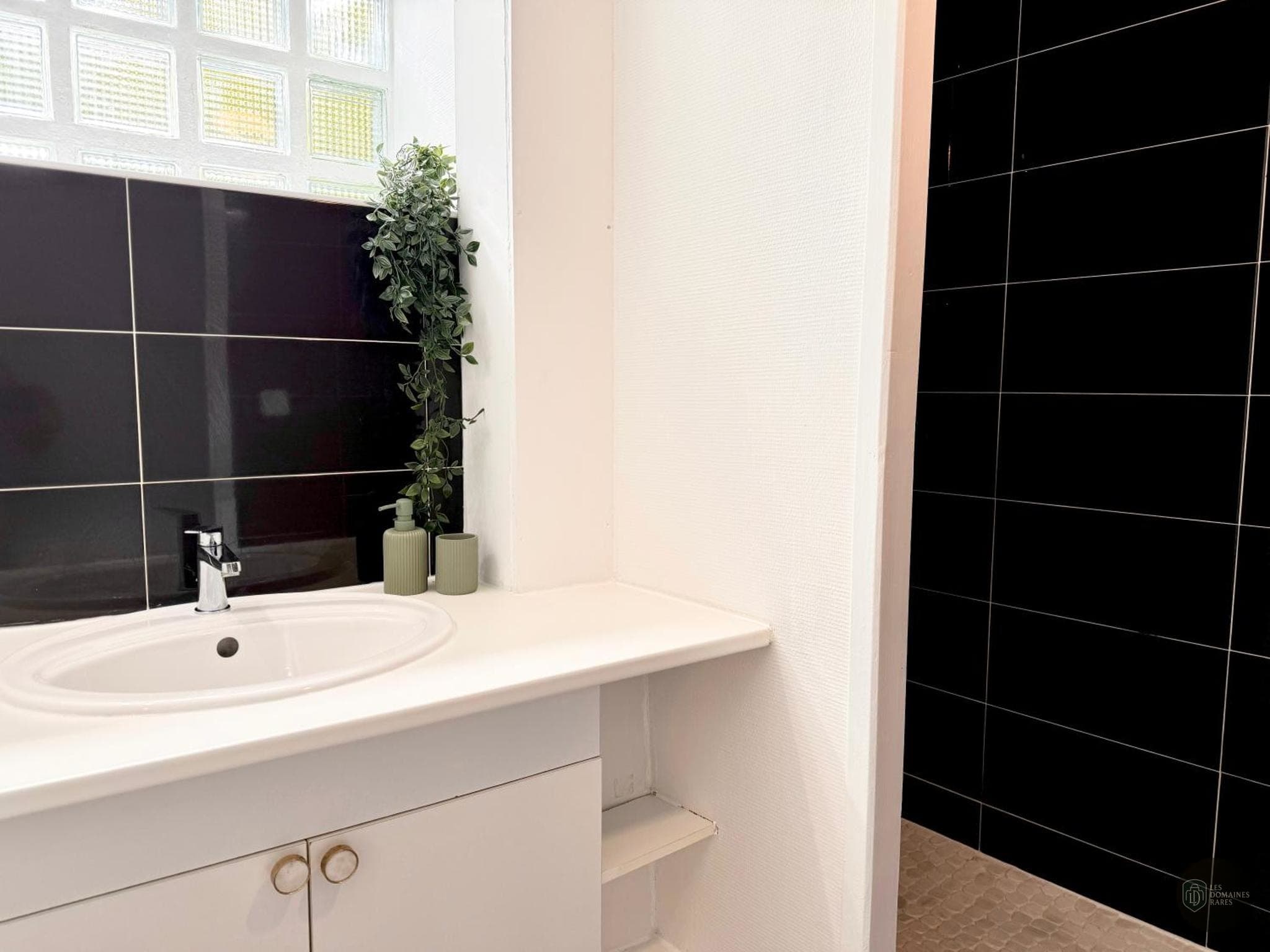 Salle de bain du lieu L'Hôte Bureau en Centre-Val de Loire