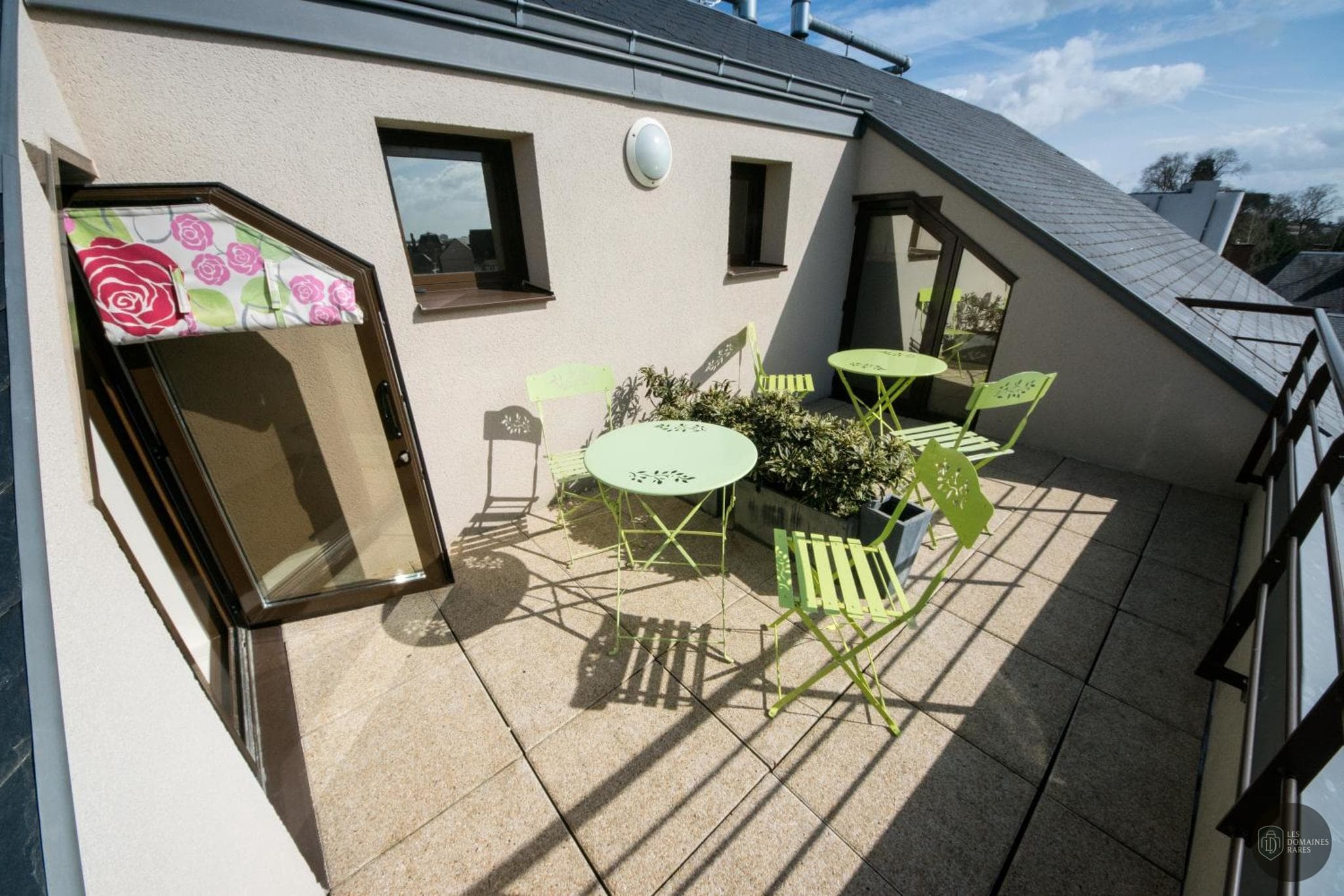 Vue extérieure de l'hôtel L'Hôtel Chartres à Chartres en Centre-Val de Loire
