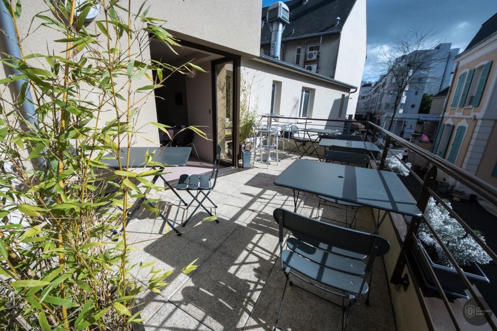 Vue extérieure de l'hôtel L'Hôtel Chartres à Chartres en Centre-Val de Loire