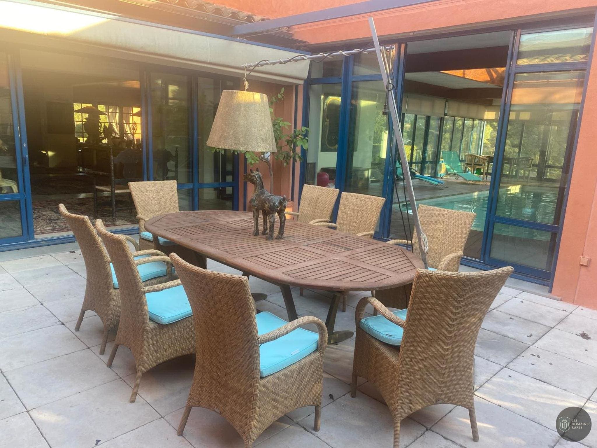 L'Hacienda — Extérieur