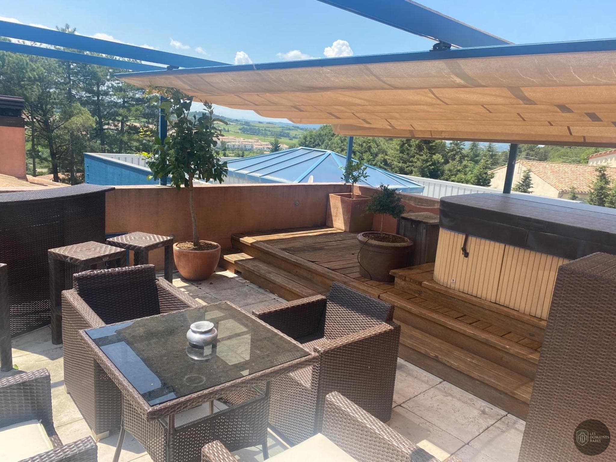 L'Hacienda — Extérieur