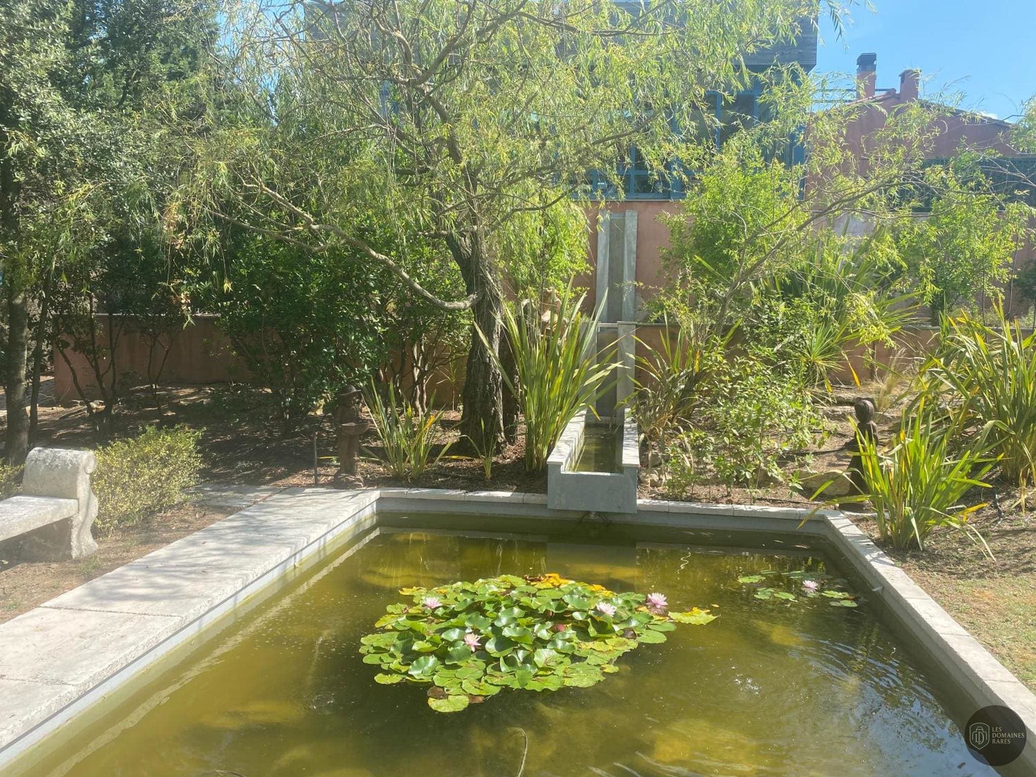 L'Hacienda — Extérieur