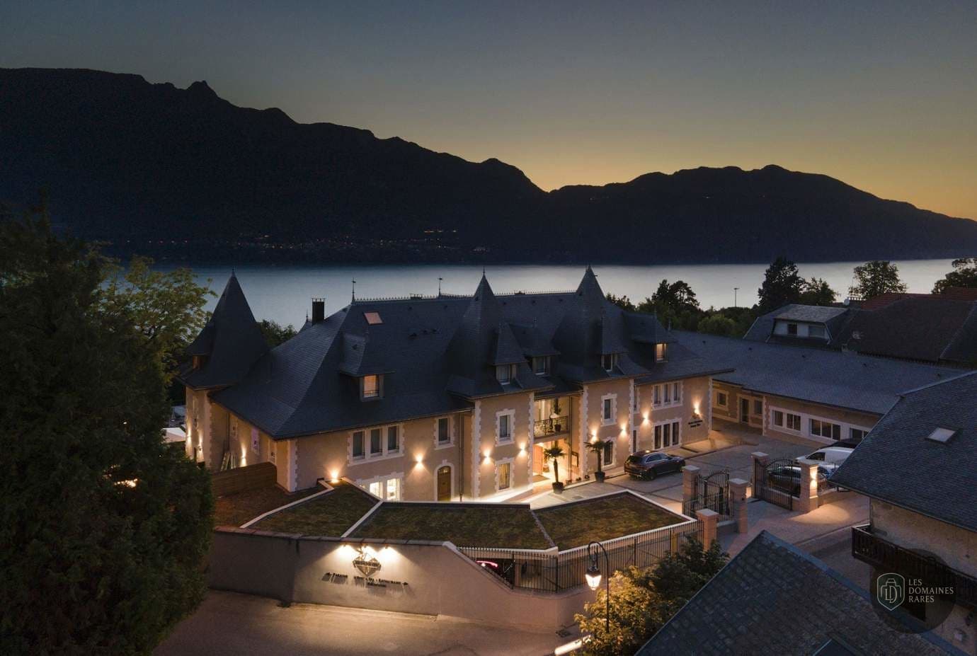 Vue aérienne de l'hôtel de nuit