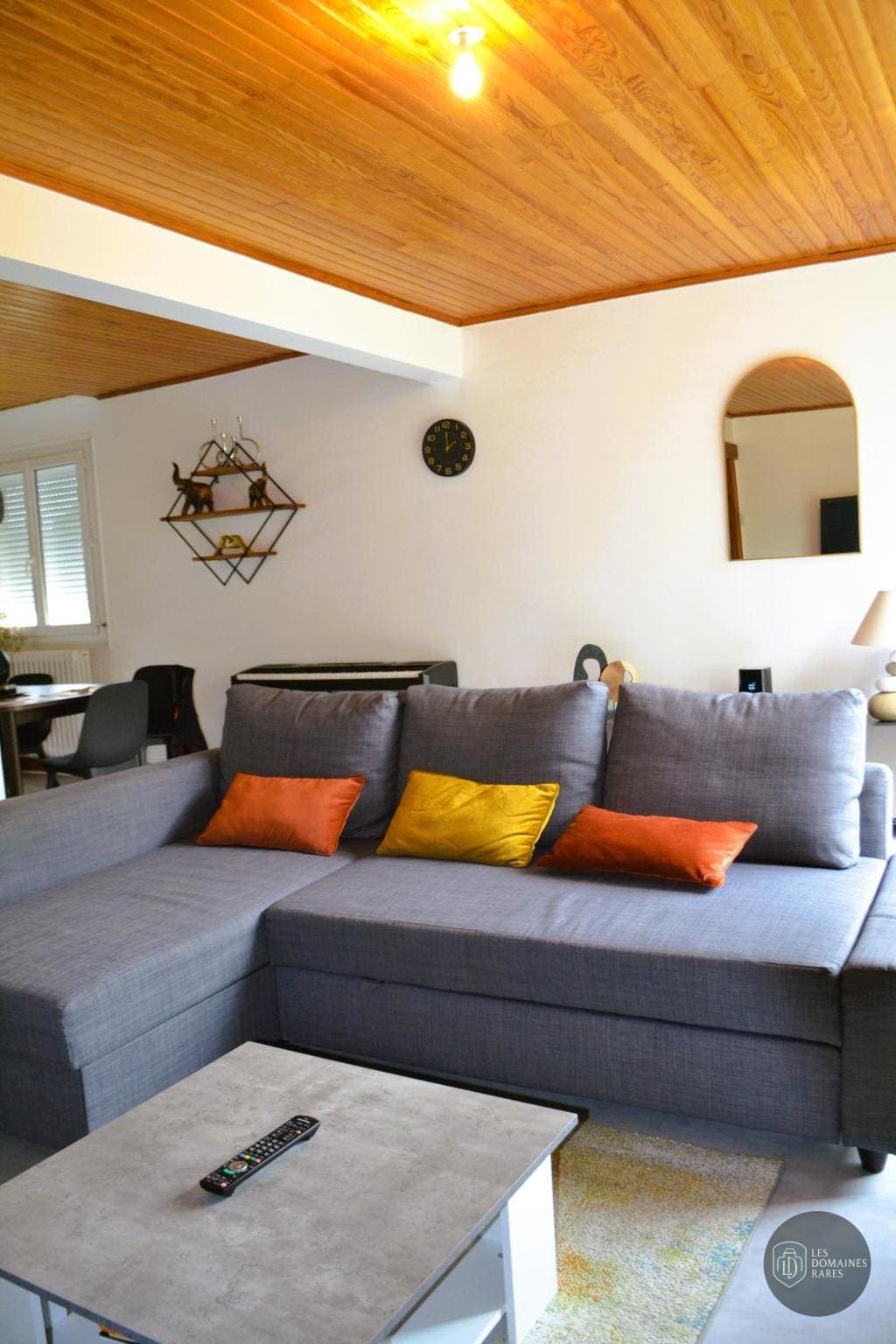 L'Insolite — Intérieur