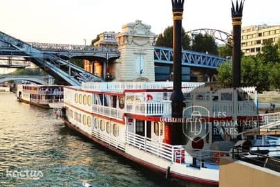 Bateau événementiel sur la Seine