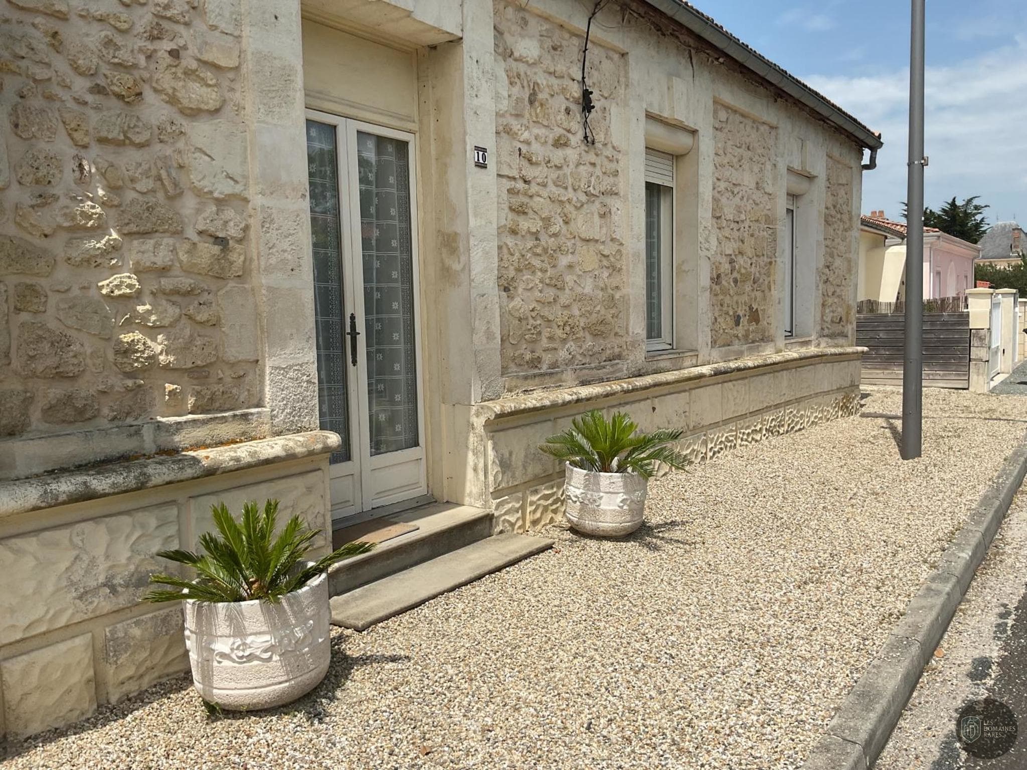 Vue extérieure du lieu L'Orchidée en Centre-Val de Loire