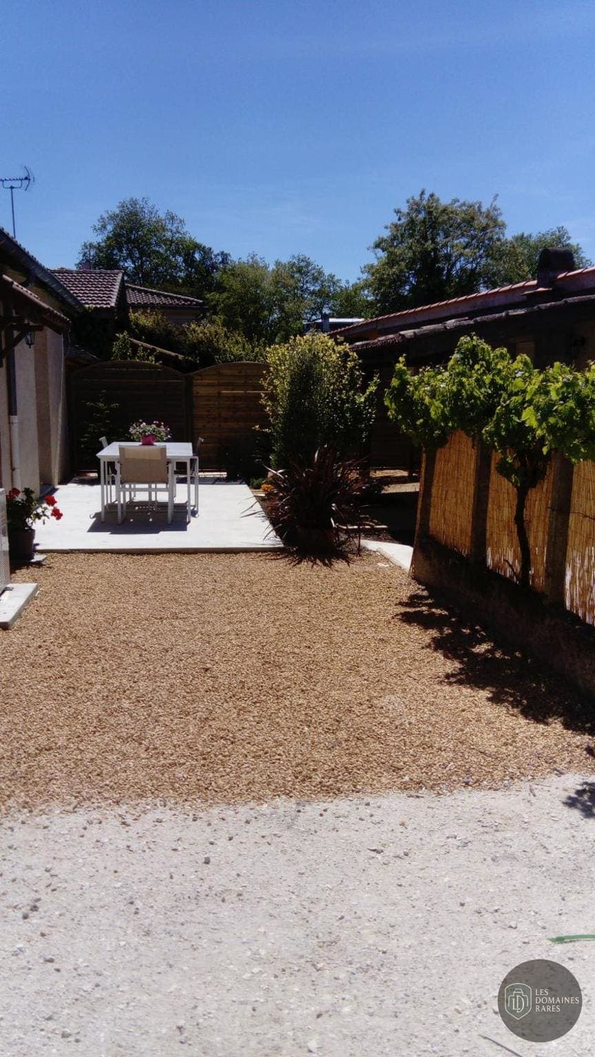 Vue extérieure du lieu L'Orchidée en Centre-Val de Loire