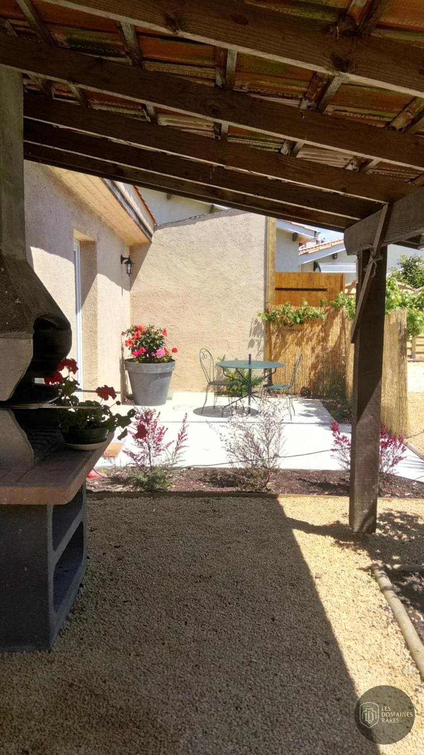 Vue extérieure du lieu L'Orchidée en Centre-Val de Loire