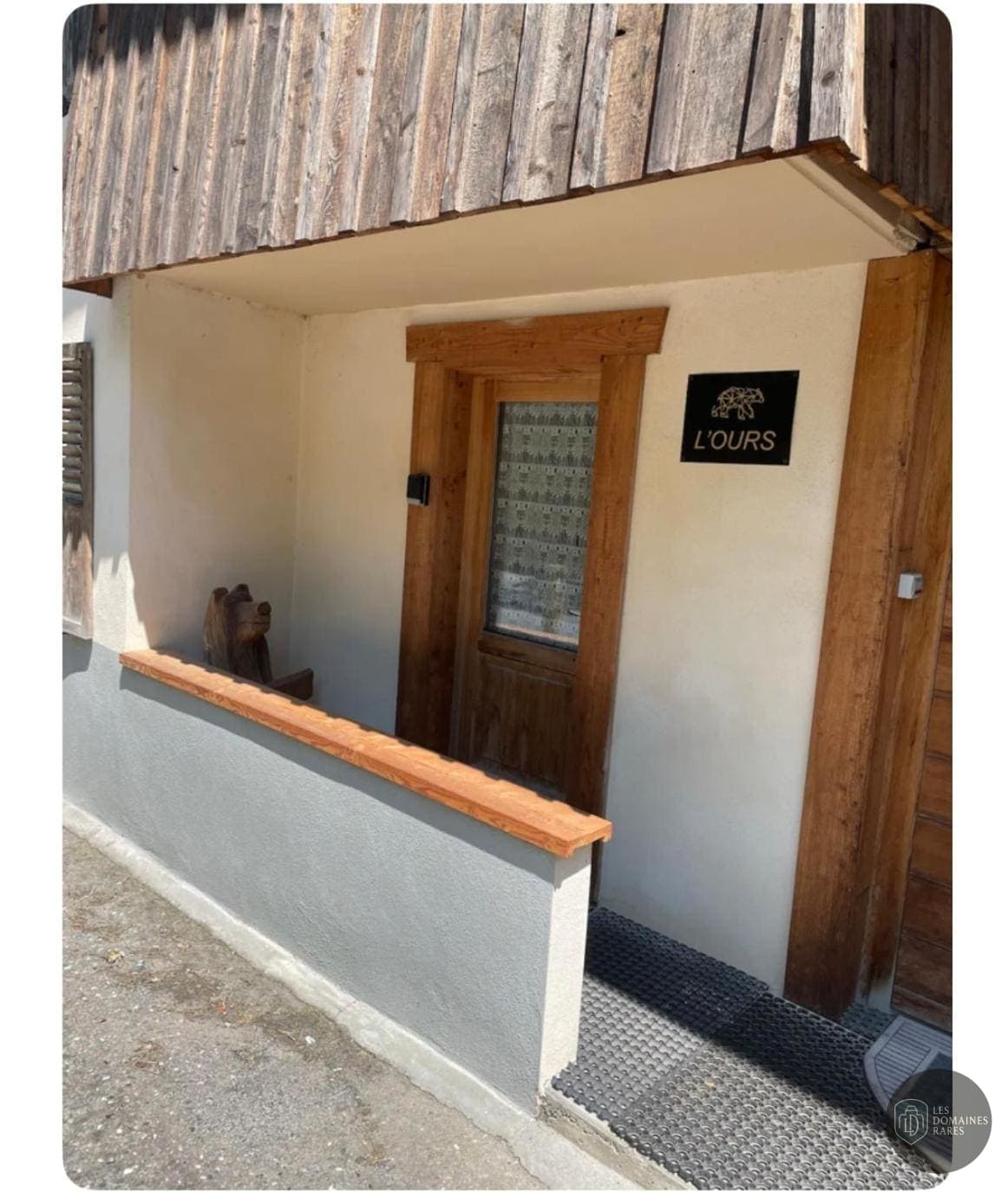 L'Ours Maçon — Extérieur