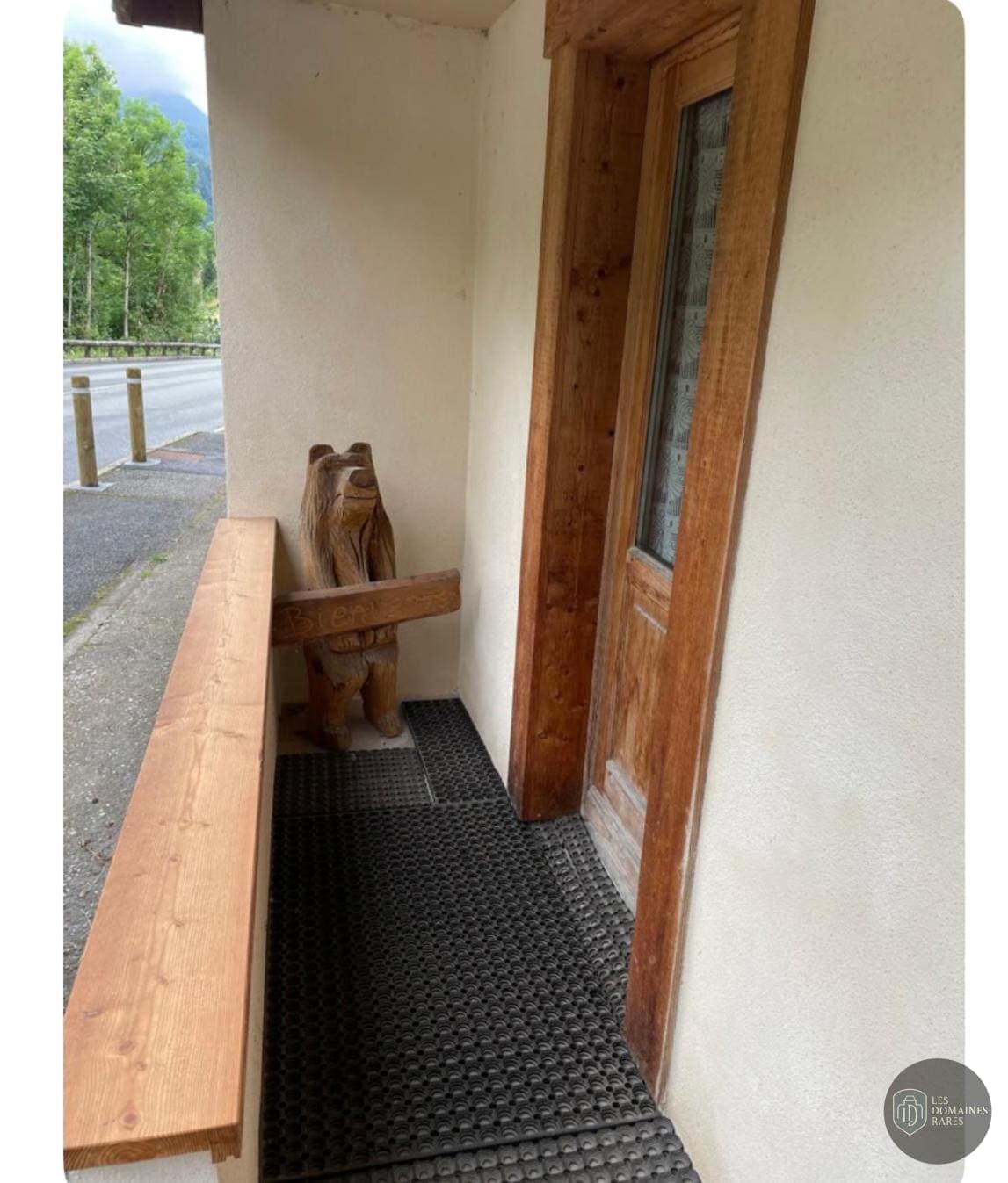L'Ours Maçon — Extérieur