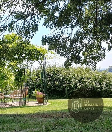 Vue extérieure du domaine La Balagane en Occitanie