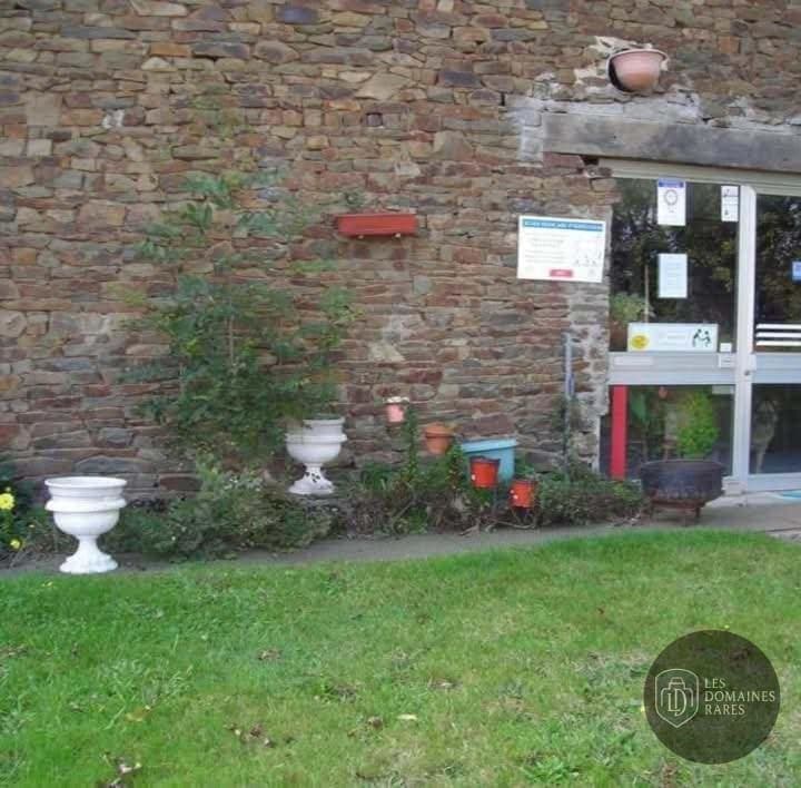 Vue extérieure du domaine La Baronnerie à Chemere en Pays de la Loire