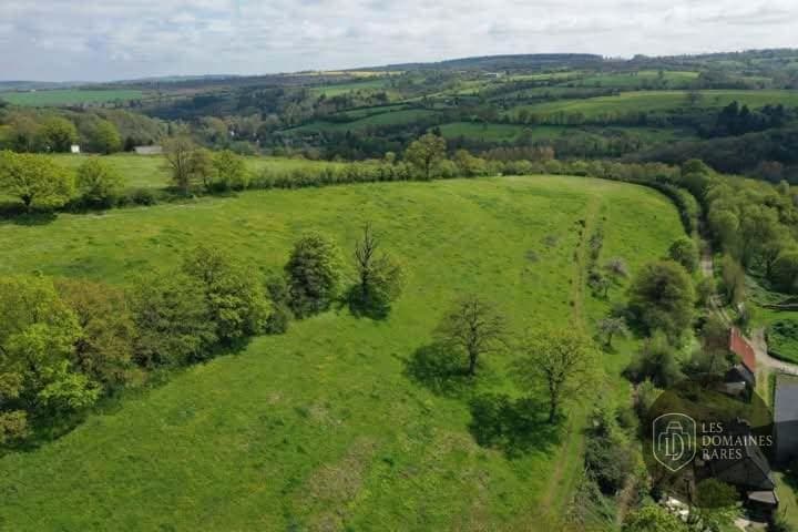 Vue extérieure du domaine La Baronnerie à Chemere en Pays de la Loire
